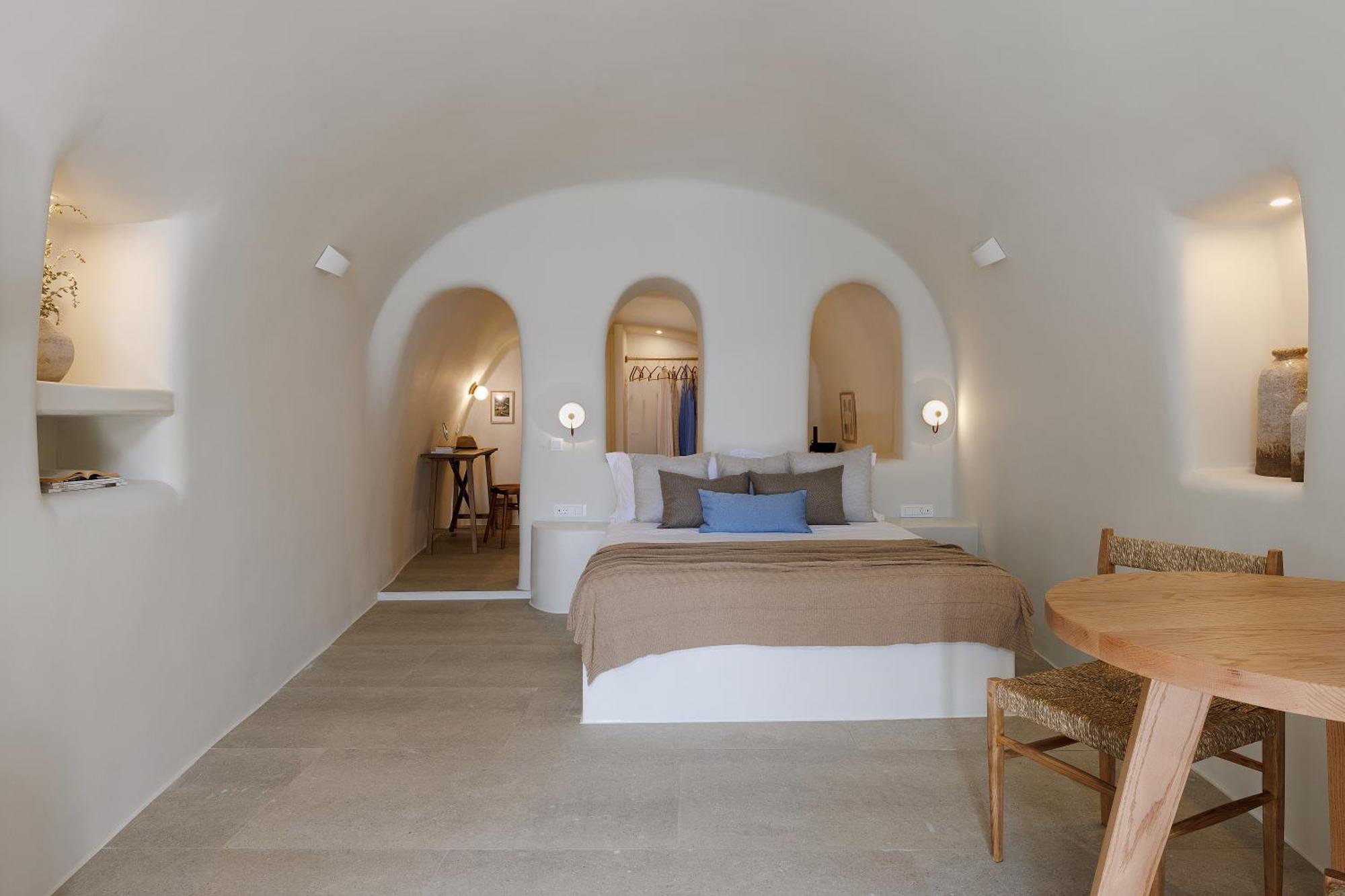 Villa Blue Art Caves - Lunar Sea Oia (Santorini)